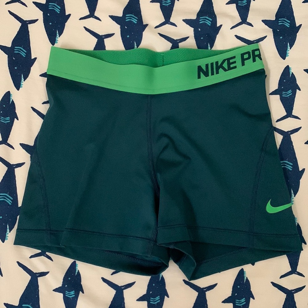 Nike 3” running shorts